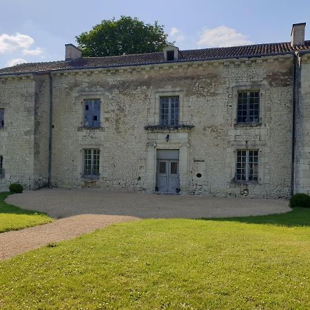 Monts-sur-Guesnes Domaine De Bourgville מראה חיצוני תמונה