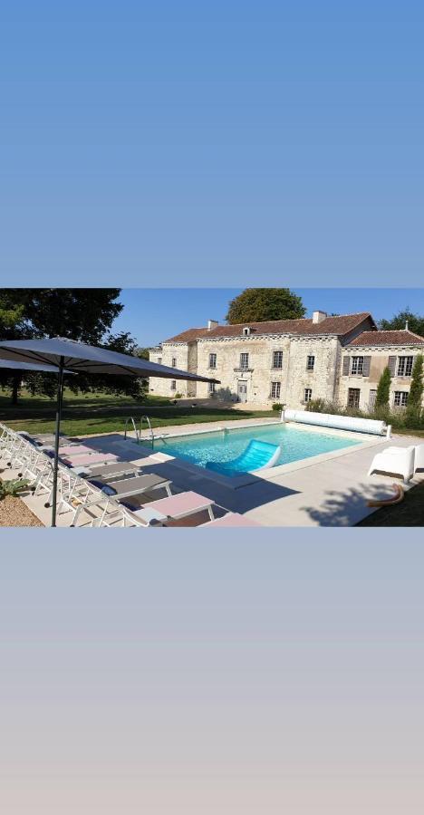 Monts-sur-Guesnes Domaine De Bourgville מראה חיצוני תמונה